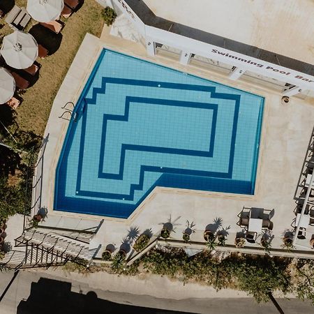 Petra Hotel 圣加利尼 外观 照片