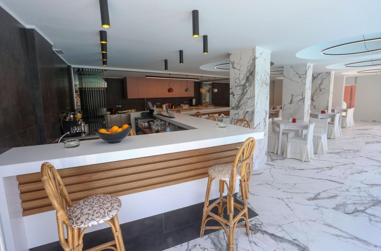 Petra Hotel 圣加利尼 外观 照片