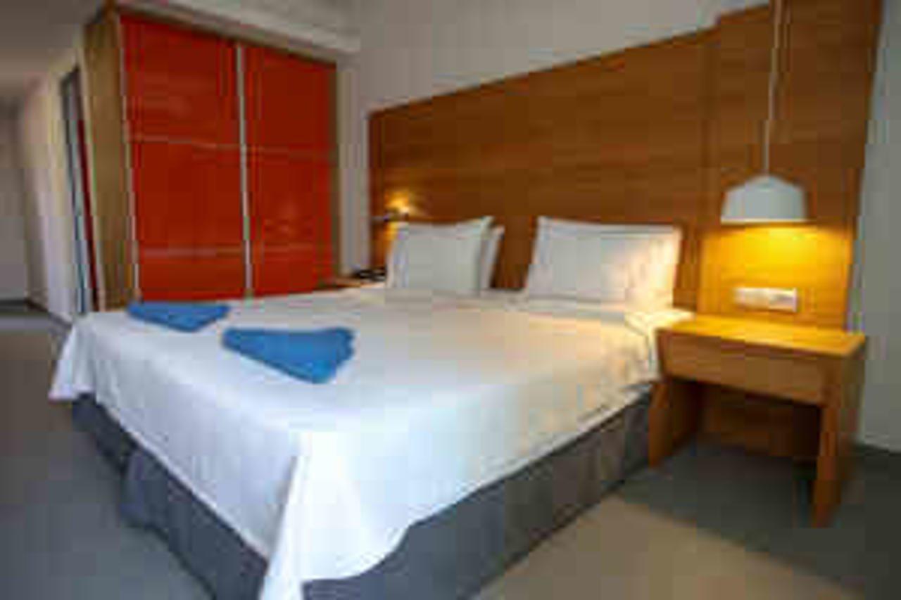 Petra Hotel 圣加利尼 外观 照片