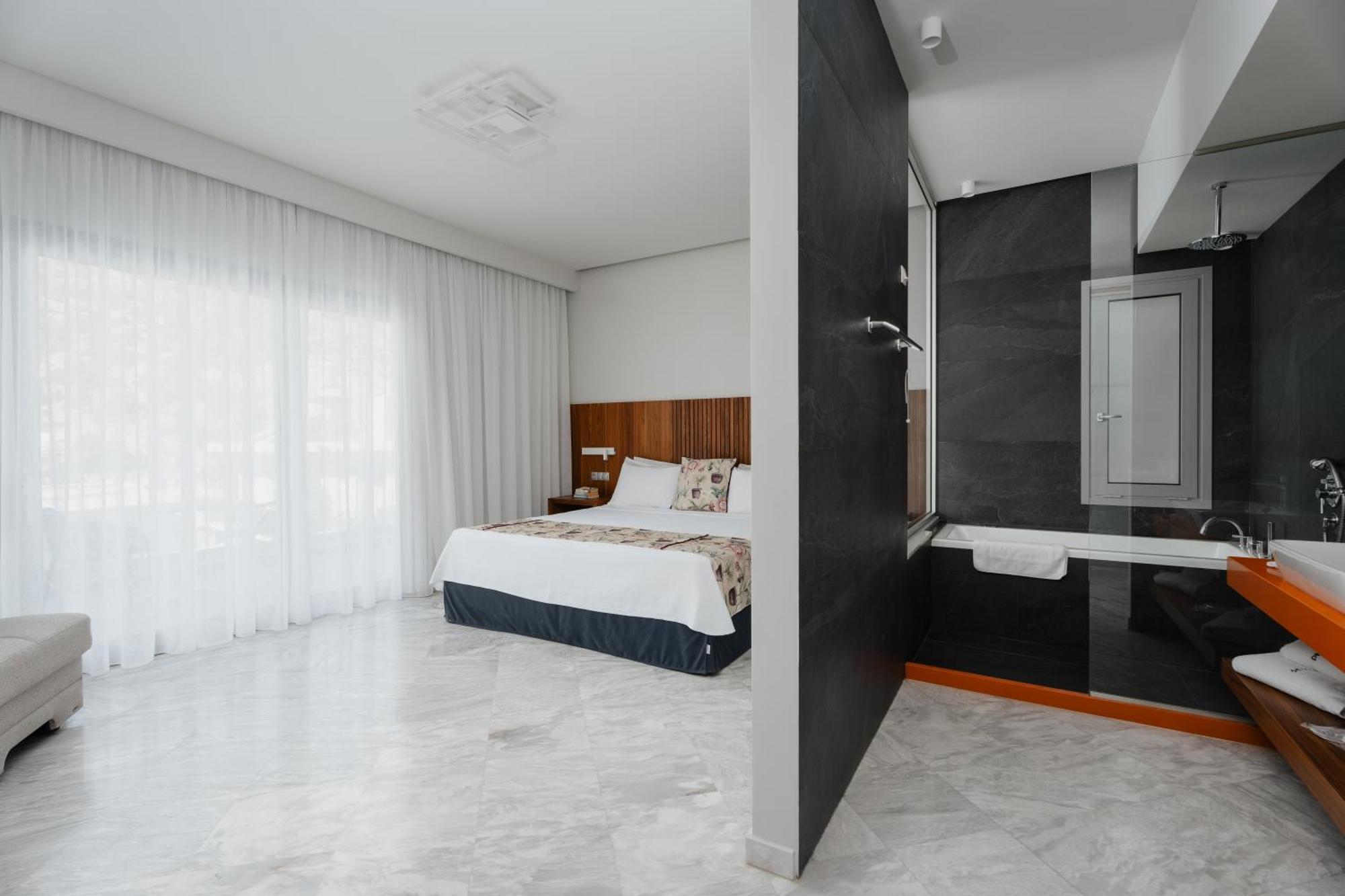 Petra Hotel 圣加利尼 外观 照片