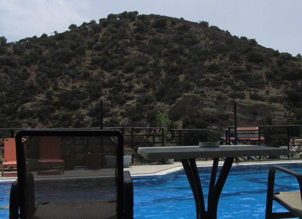 Petra Hotel 圣加利尼 外观 照片