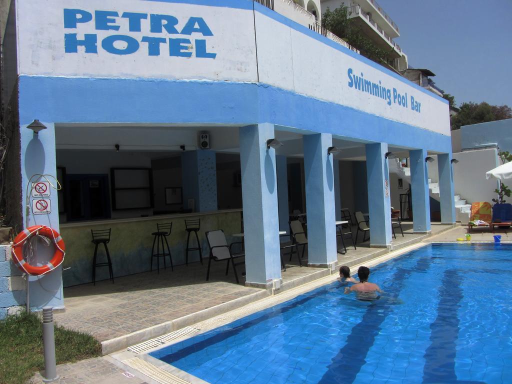 Petra Hotel 圣加利尼 外观 照片